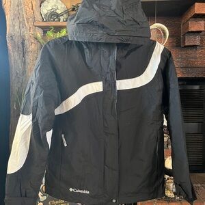 Columbia Women's Dynamic Black and White Ski Jacket